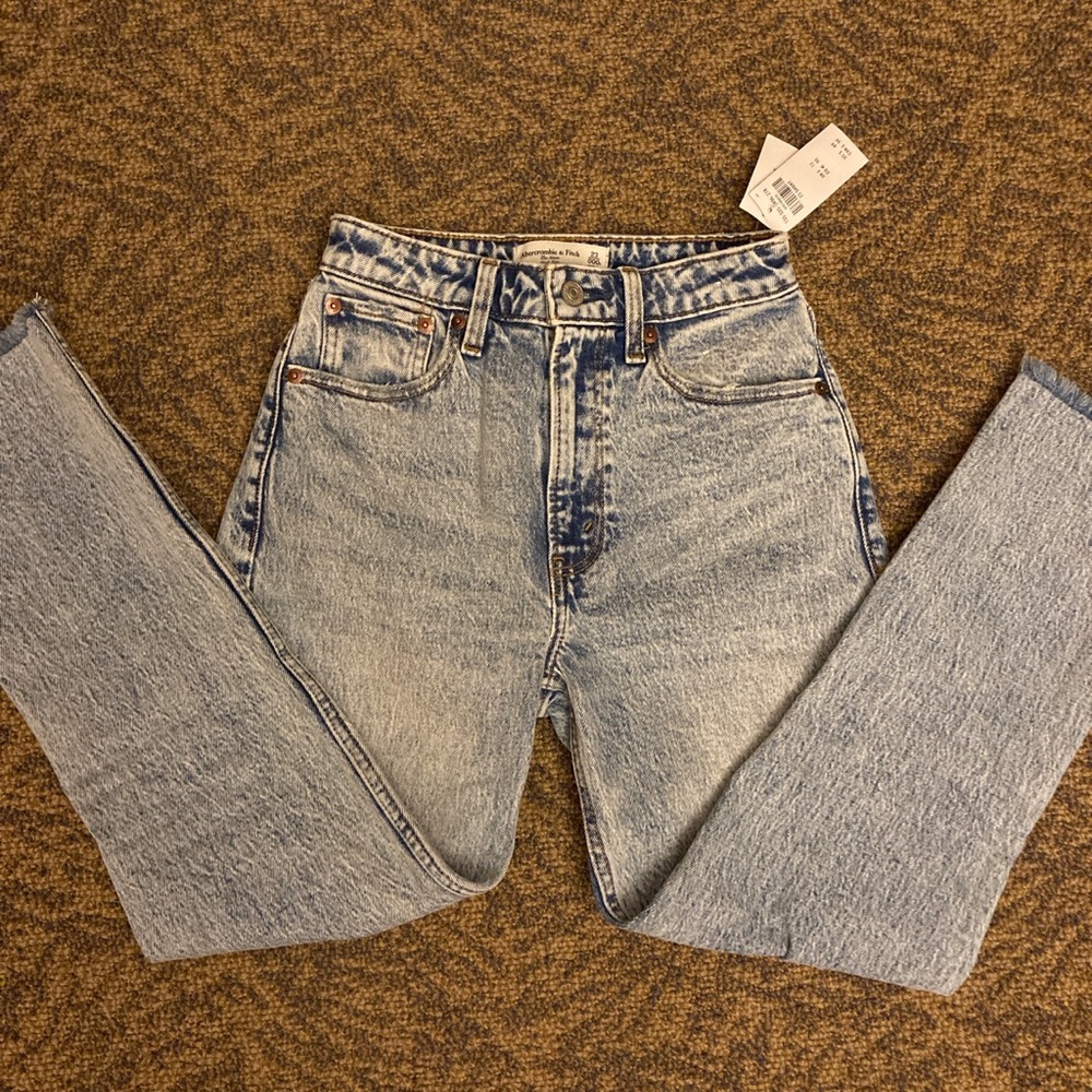 NWT Abercrombie Mom Jeans